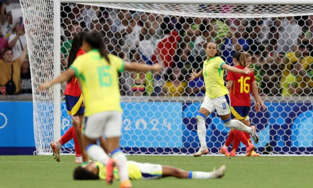 Brasil vence Espanha e enfrenta EUA pelo ouro no futebol feminino