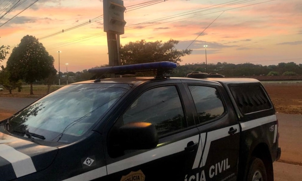 Polícia Civil prende mulher por roubo em residência de casal de idosos em Jaciara