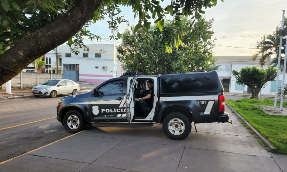 Polícia Civil cumpre mandado de prisão e o suspeito acaba pego em flagrante com drogas