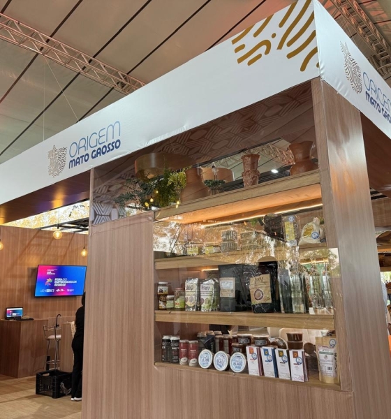  Produtores de pequena escala comercializam R$ 1 mil em 20 minutos de feira