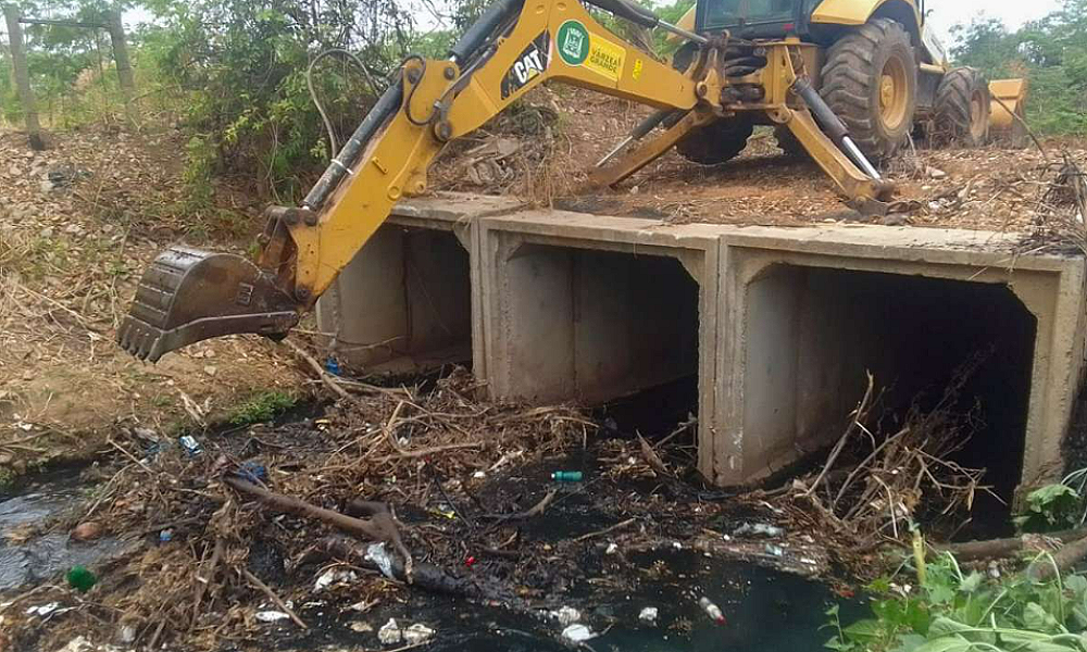 Várzea Grande intensifica manutenção de travessias e drenagem para prevenir alagamentos