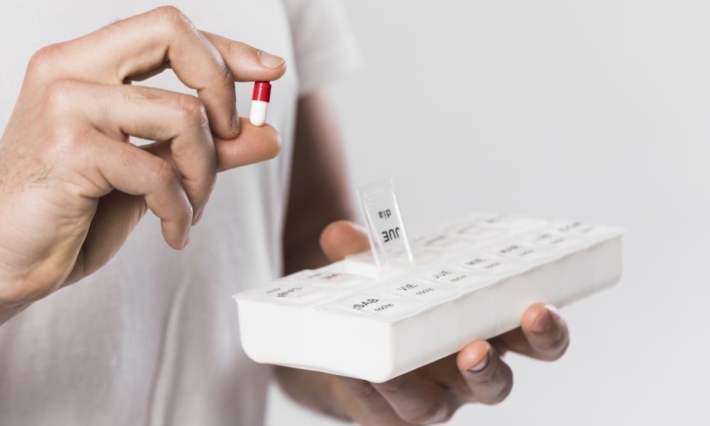 Omeprazol: por que médicos estão restringindo o uso e como substituí-lo com segurança