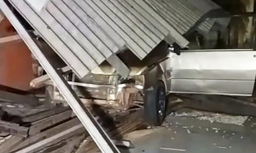 Motorista embriagado perde controle e destrói parte de estrutura de comércio em Sinop