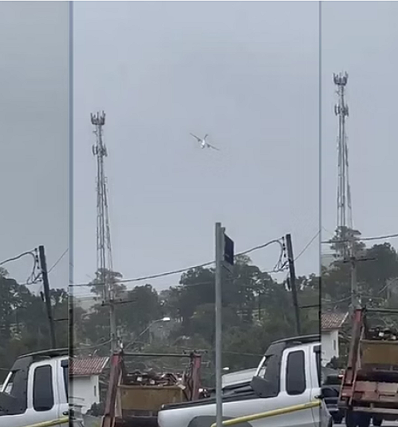 Avião com 62 pessoas cai em Vinhedo, no interior de São Paulo