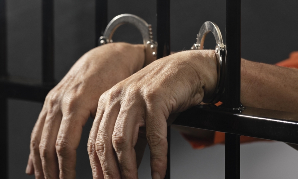 Homem é detido após invadir casa e tentar estuprar uma criança de 11anos