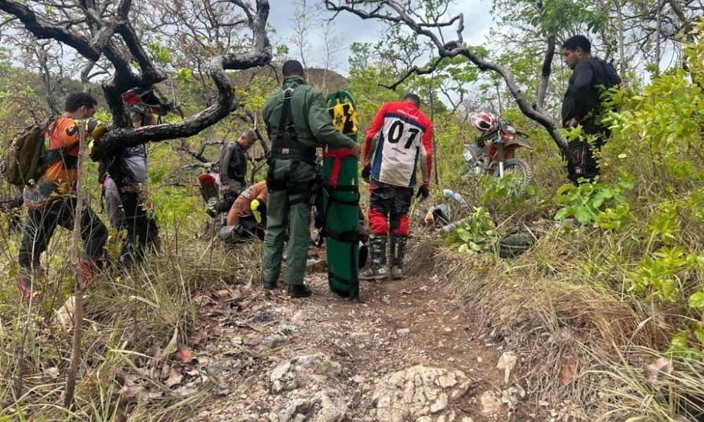 Ciopaer resgata piloto de motocross após acidente durante trilha em Chapada dos Guimarães