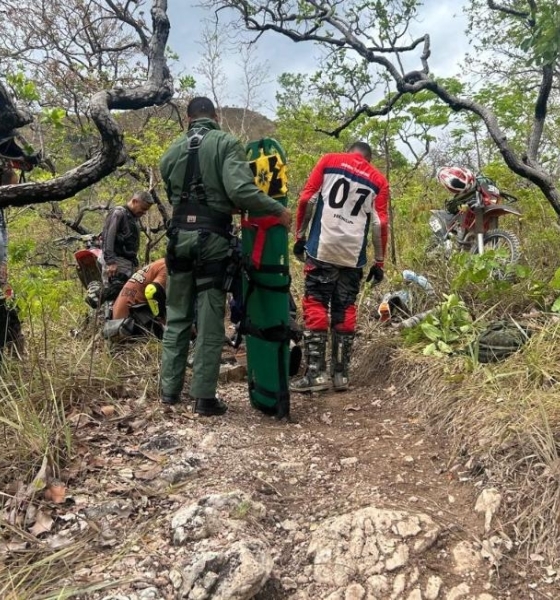Ciopaer resgata piloto de motocross após acidente durante trilha em Chapada dos Guimarães
