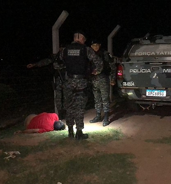 Tentativa de feminicídio: homem esfaqueia companheira e enteada grávida 