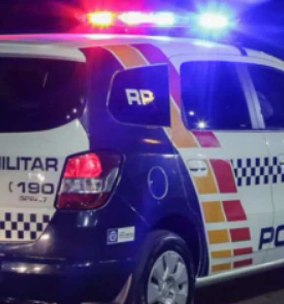 Jovem é detida por esfaquear mulher e vítima acaba presa por fazer ofensas racistas