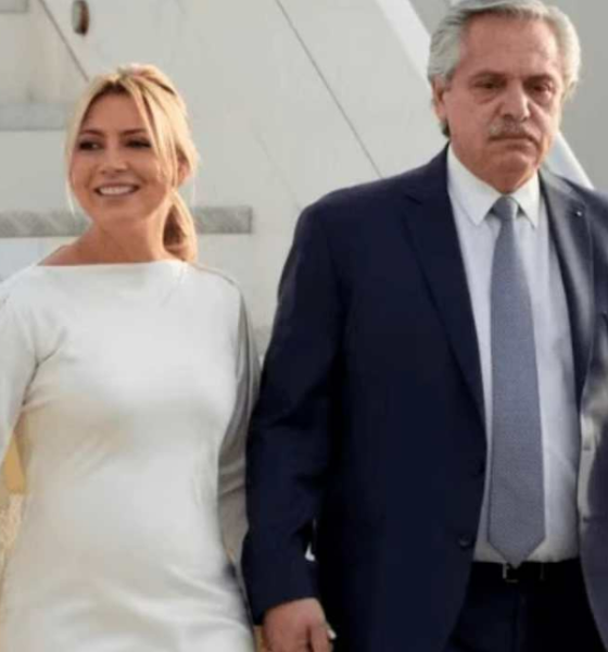 Justiça argentina realiza busca e apreensão contra ex-presidente Alberto Fernández