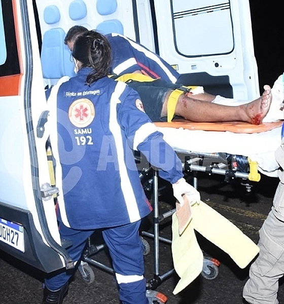 Motociclista de 18 anos sofre fratura em acidente envolvendo carro em anel viário