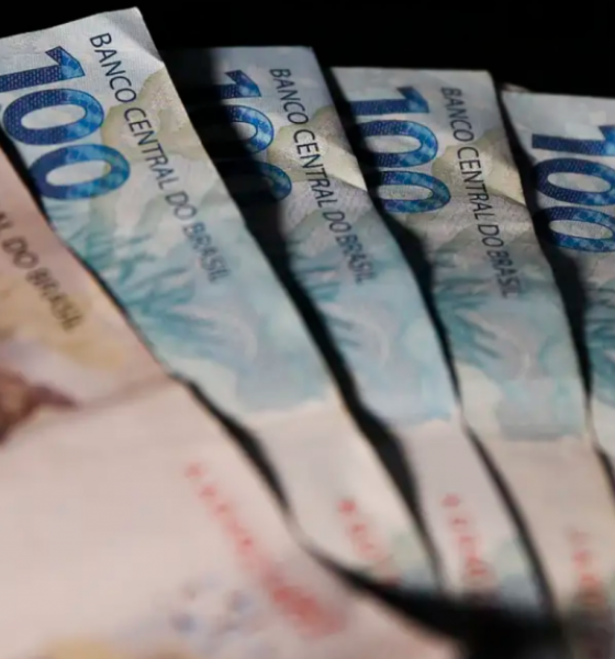 Pesquisa vê empresários ligeiramente confiantes com a economia