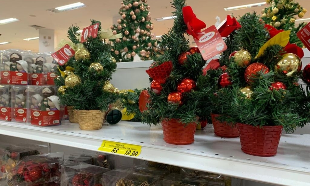 Procon-MT orienta consumidores sobre cuidados com a compra de enfeites de Natal