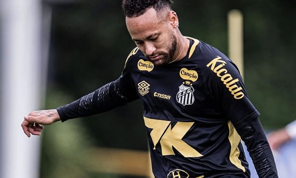 Santos põe fim ao 'caso Neymar' e confirma camisa 10 como capitão 
