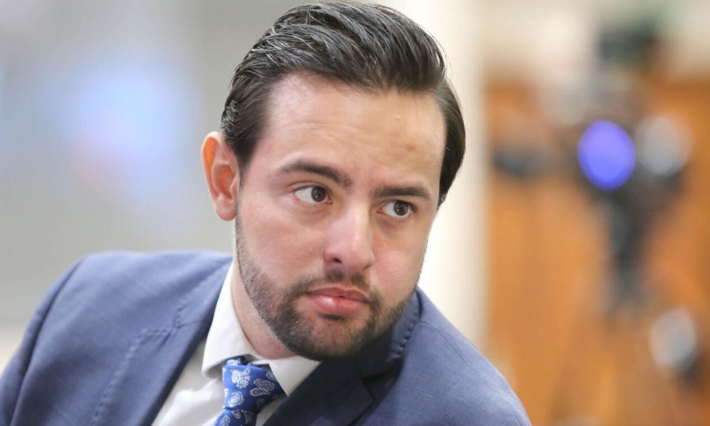 Justiça ordena Ulysses Moraes apagar vídeo de “pesquisa política” gravado com idoso sem autorização