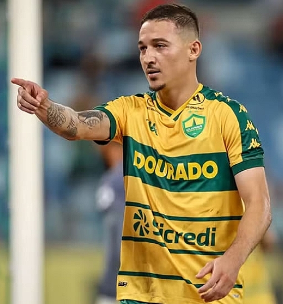 Náutico consulta situação do atacante Alisson Safira, do Cuiabá 