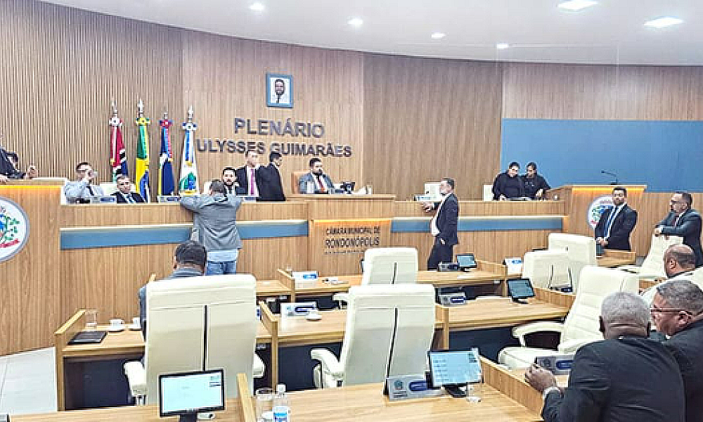 Na sessão de hoje: Câmara deve votar abertura de CEI contra secretário