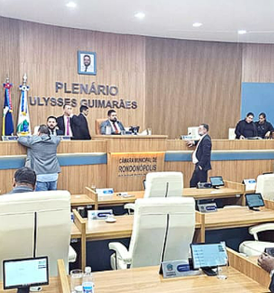 Na sessão de hoje: Câmara deve votar abertura de CEI contra secretário