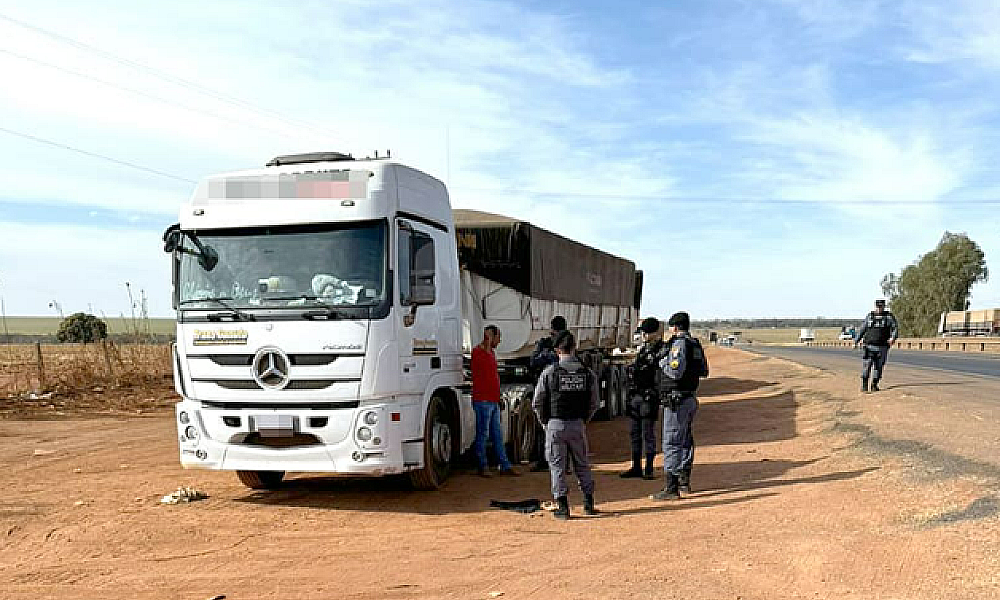 Após roubo: Caminhoneiro é sequestrado e deixado na Rodovia do Peixe