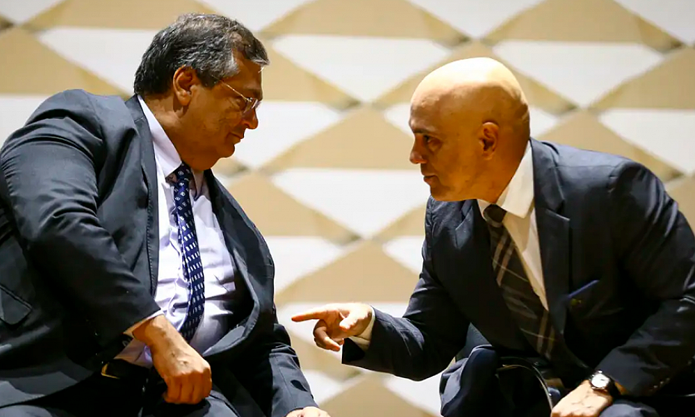 Dino diz que Moraes pediu legalmente relatórios ao TSE