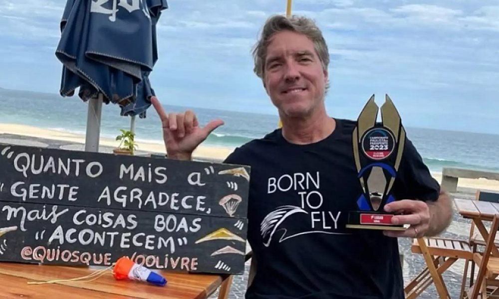 Bicampeão brasileiro de asa-delta morre após colisão durante voo de parapente no Rio