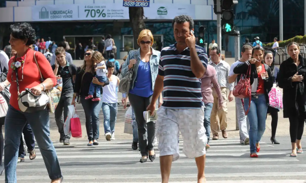 Taxa de desemprego recua em 15 estados no segundo trimestre, diz IBGE