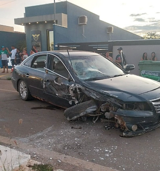 Motorista embriagado perde controle e colide com carro estacionado em Juscimeira