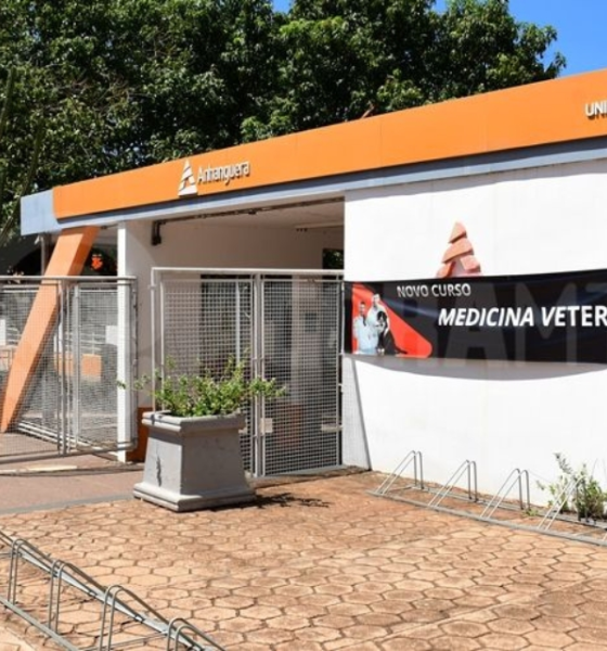 Faculdade Anhanguera é condenada por matrículas irregulares e terá de pagar R$ 2 milhões