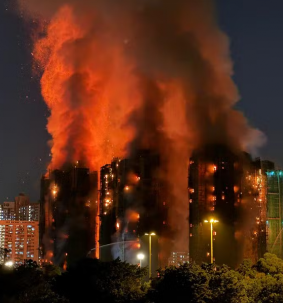 Incndio atinge complexo residencial em Hong Kong e deixa 13 mortos