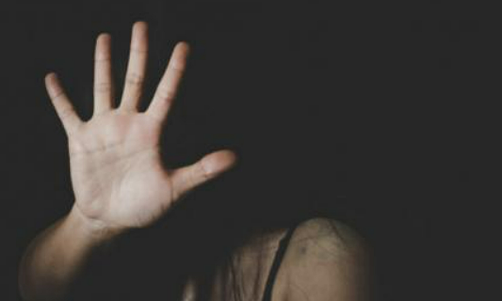 Mulher é agredida e estuprada na frente do filho de 3 anos na capital