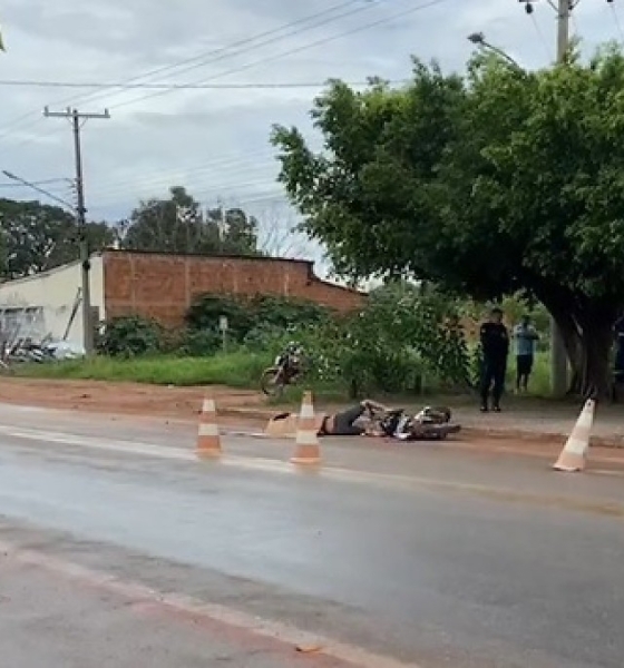 Motociclista morre após cair em quebra-molas e ser atropelado por caminhão em Cáceres