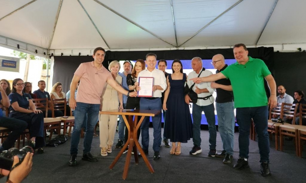 Governo de MT melhora educao com nova quadra e creche em Nobres