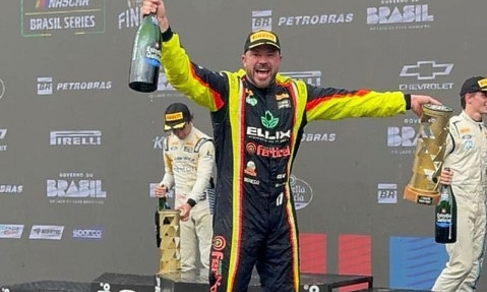 Piloto de MT conquista título nacional e domina a temporada da NASCAR Brasil
