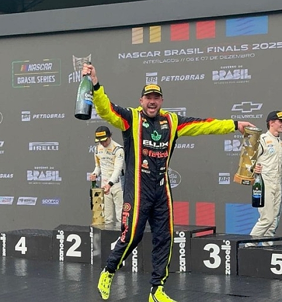 Piloto de MT conquista título nacional e domina a temporada da NASCAR Brasil