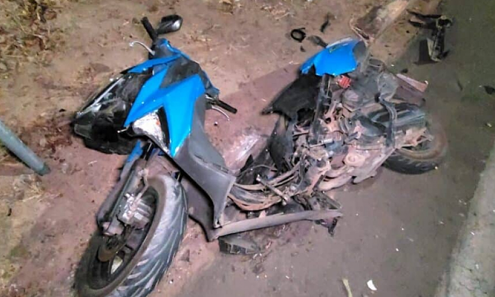 Dois são hospitalizados após violenta colisão entre motos em Sinop