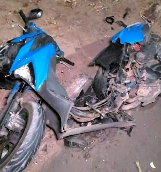 Dois são hospitalizados após violenta colisão entre motos em Sinop