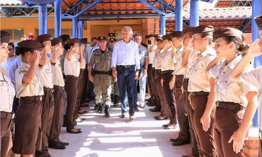 Caiado troca comandantes de 7 colégios militares após denúncia