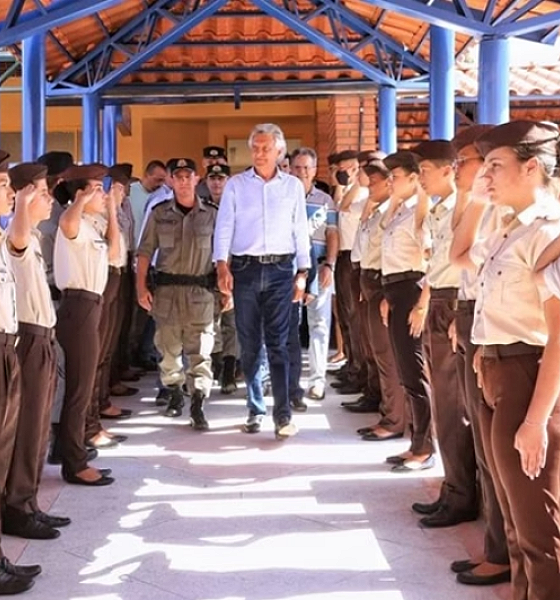 Caiado troca comandantes de 7 colégios militares após denúncia