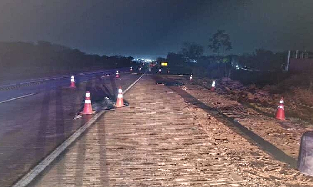 Casal morre atropelado enquanto discustia na BR-364 em Cuiabá