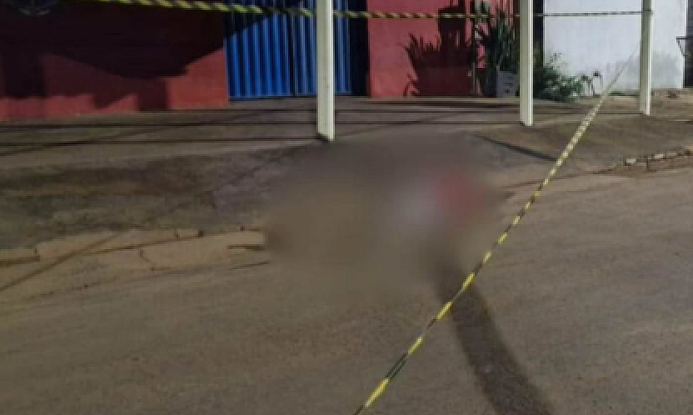 Homem é morto e mulher baleada em ataque a tiros durante a madrugada em Cáceres