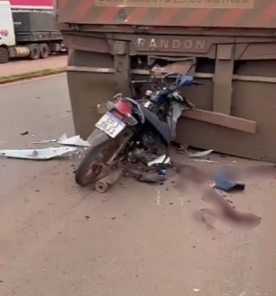 Motociclista morre após colidir na traseira de carreta