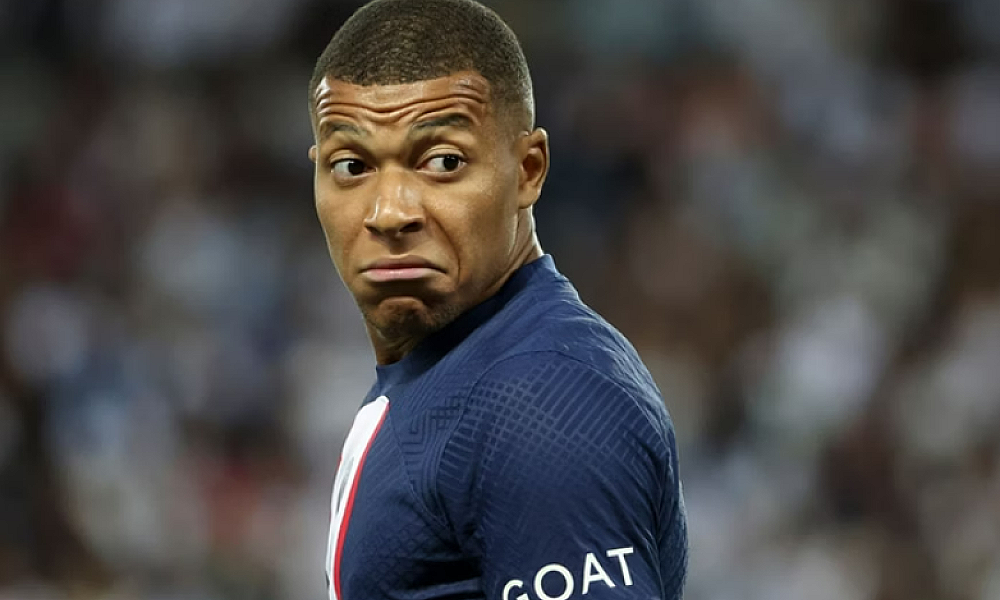 Mbappé aciona Uefa para cobrar valor milionário de PSG
