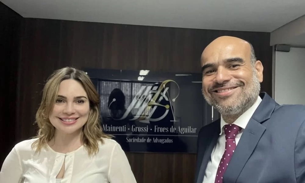 Muitos cairão,  diz advogado de Rachel Sheherazade em post misterioso