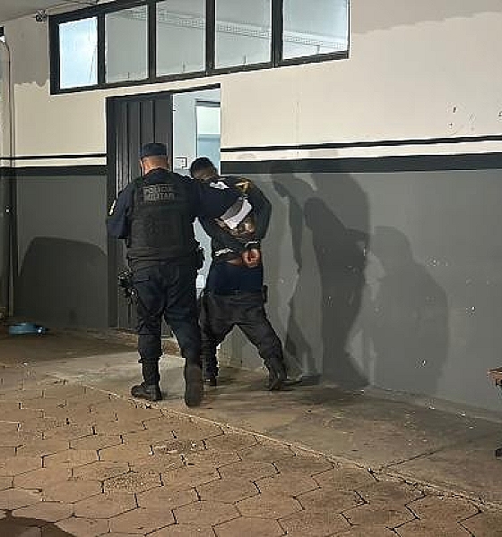 Espancamento dentro de casa deixa mulher desacordada e leva marido à prisão em Várzea Grande