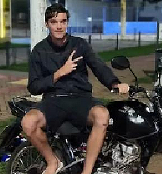 Motociclista de 19 anos morre após perder controle da moto e colidir contra poste em Rondonópolis