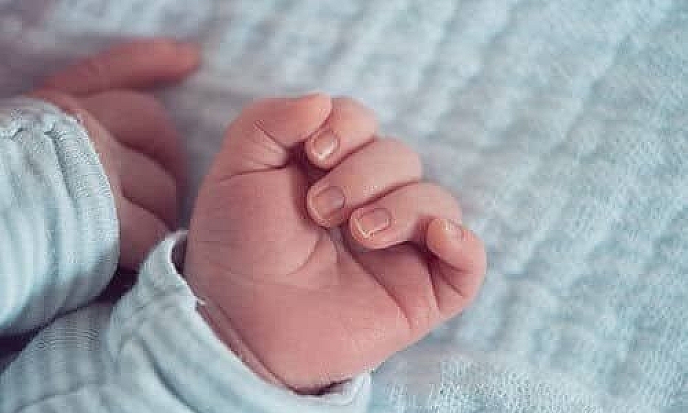 Mãe é presa após morder bebê de três meses e atacar mulher durante confusão em MT