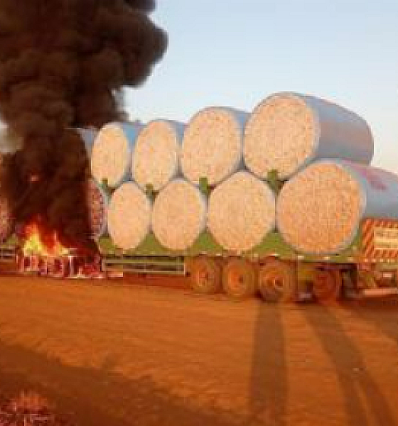 Incêndio em reboque de caminhão é controlado pelo Corpo de Bombeiros em Campo Verde
