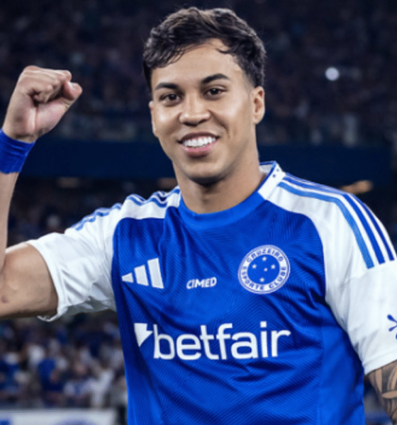 Flamengo mantém ofensiva por Kaio Jorge e prepara proposta salarial milionária