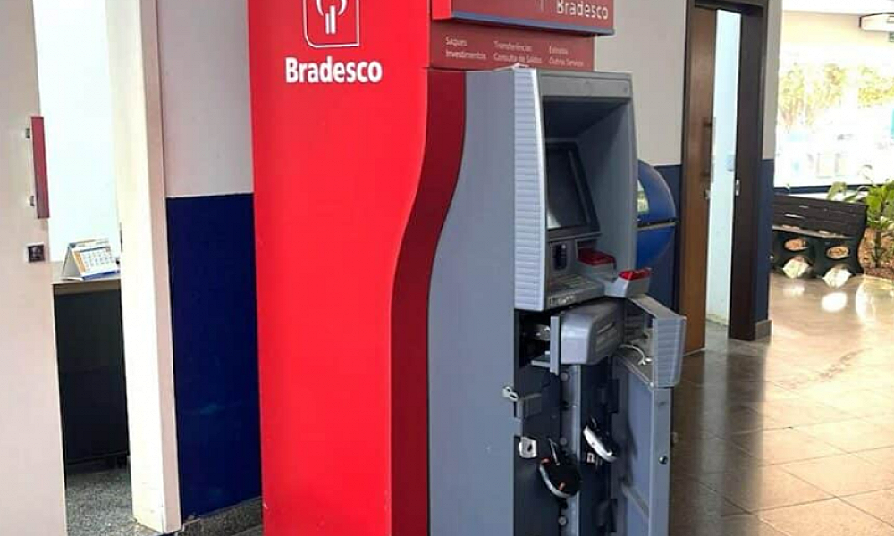 Ladrões arrombam caixa eletrônico em prefeitura de Sorriso