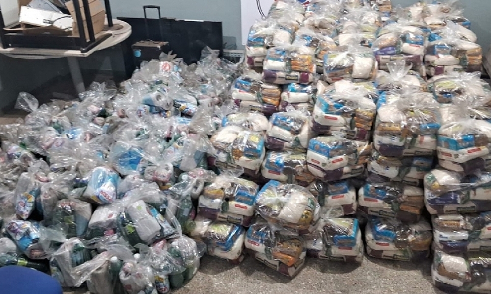 Polícia apreende 215 cestas básicas que seriam distribuídas por organização criminosa